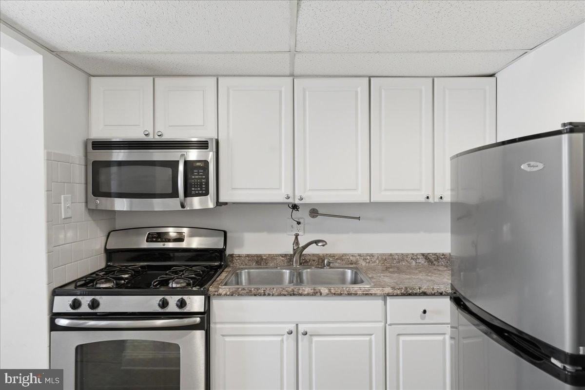 116 N Indian Aly #203 - Photo 6 of 27