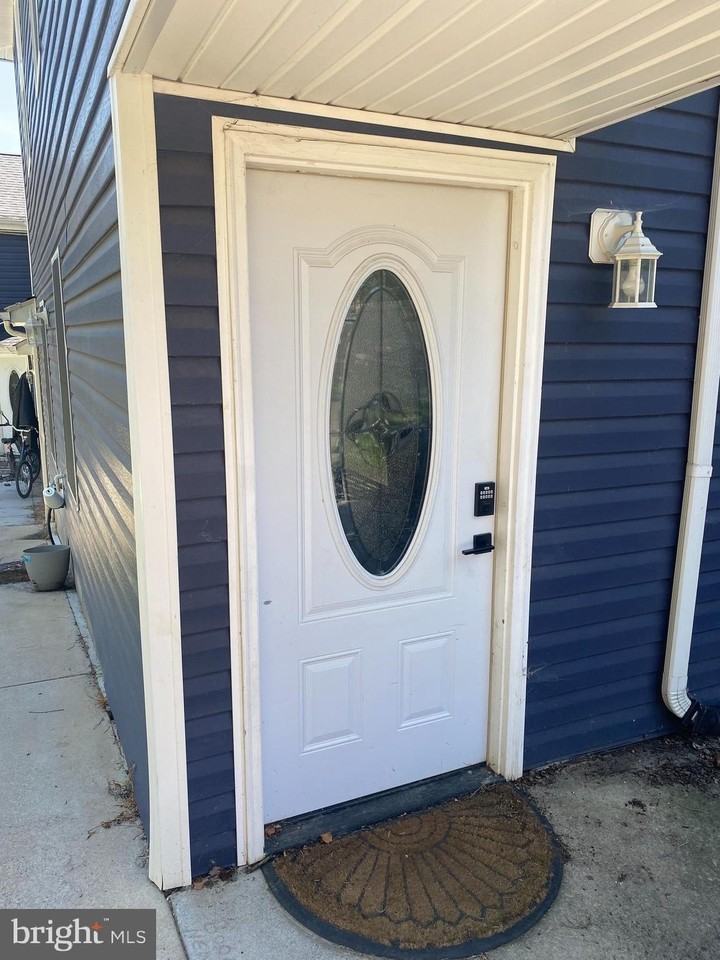 522 W King St - Photo 7 of 48