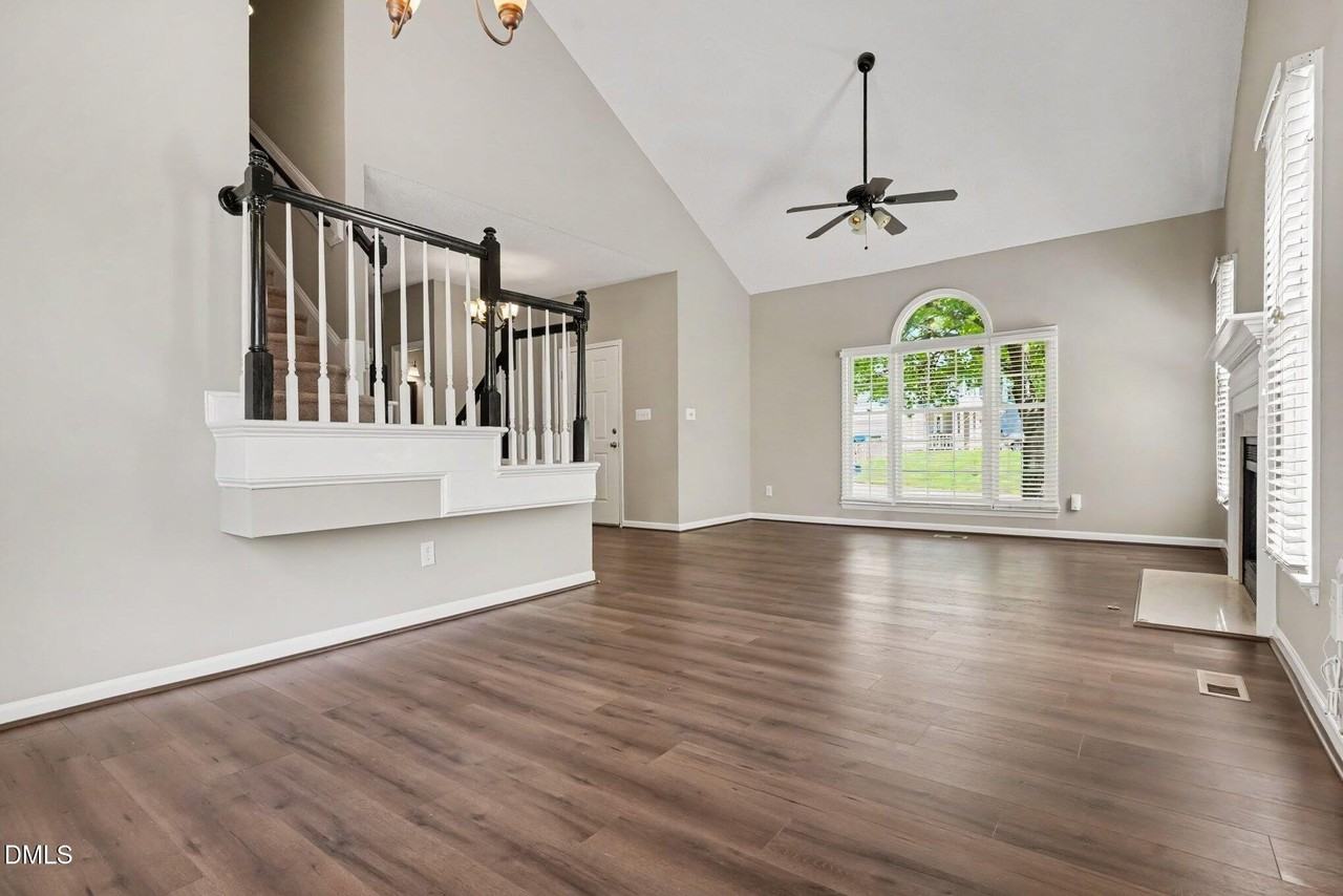 5524 Edgebury Rd - Photo 4 of 25