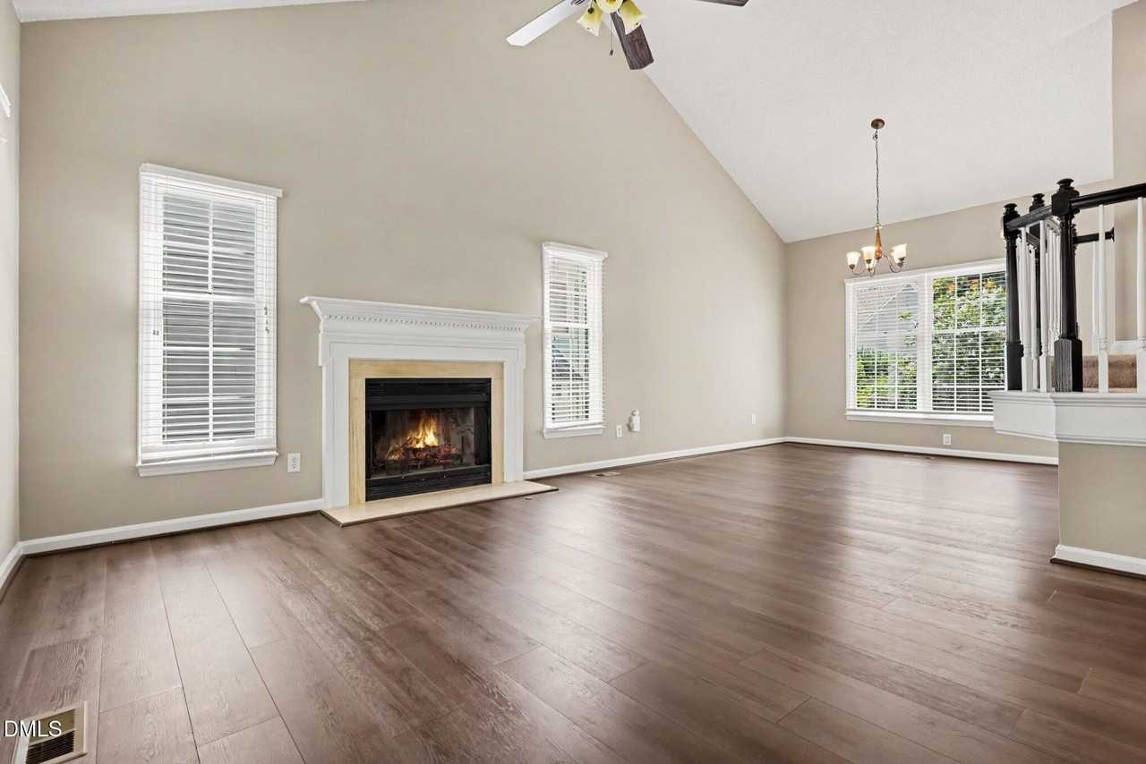 5524 Edgebury Rd - Photo 6 of 25