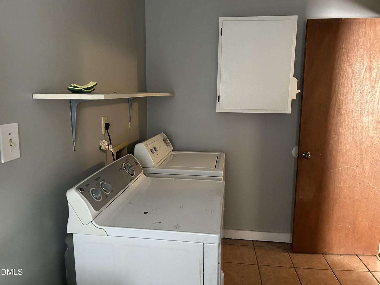 1032 Little Ave #B - Photo 3 of 5