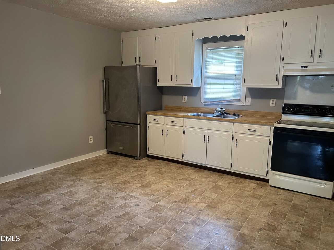 1032 Little Ave #B - Photo 5 of 5