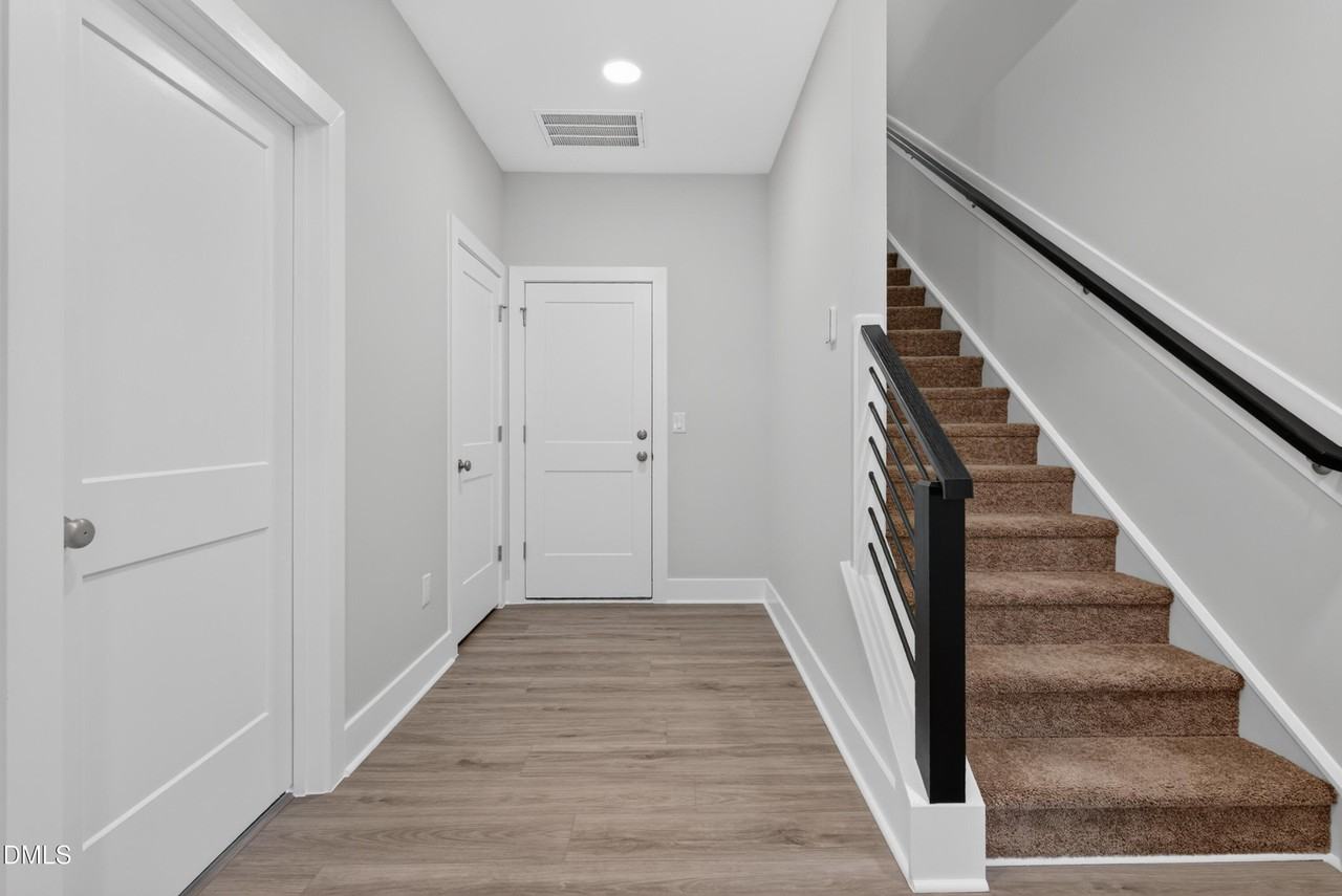 2405 Adrift Rd - Photo 4 of 30