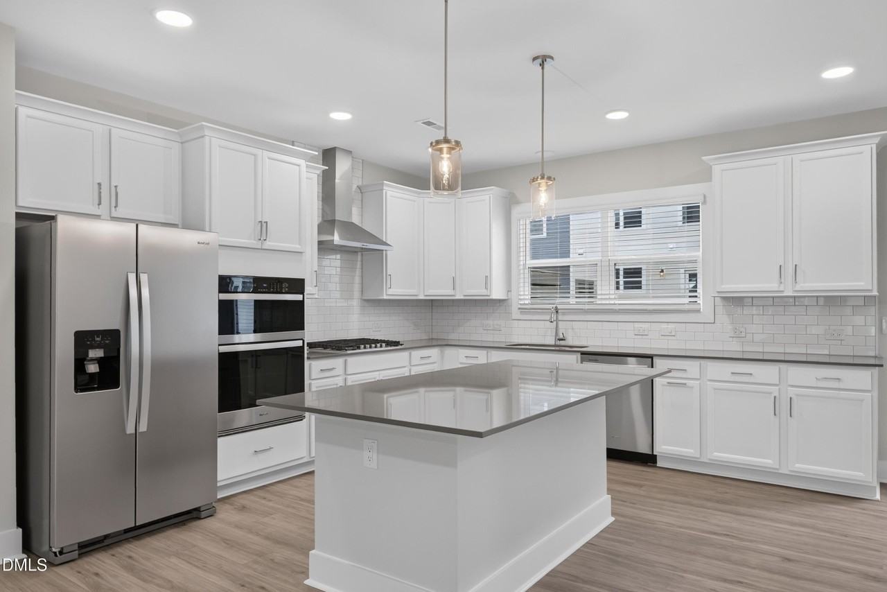 2405 Adrift Rd - Photo 6 of 30