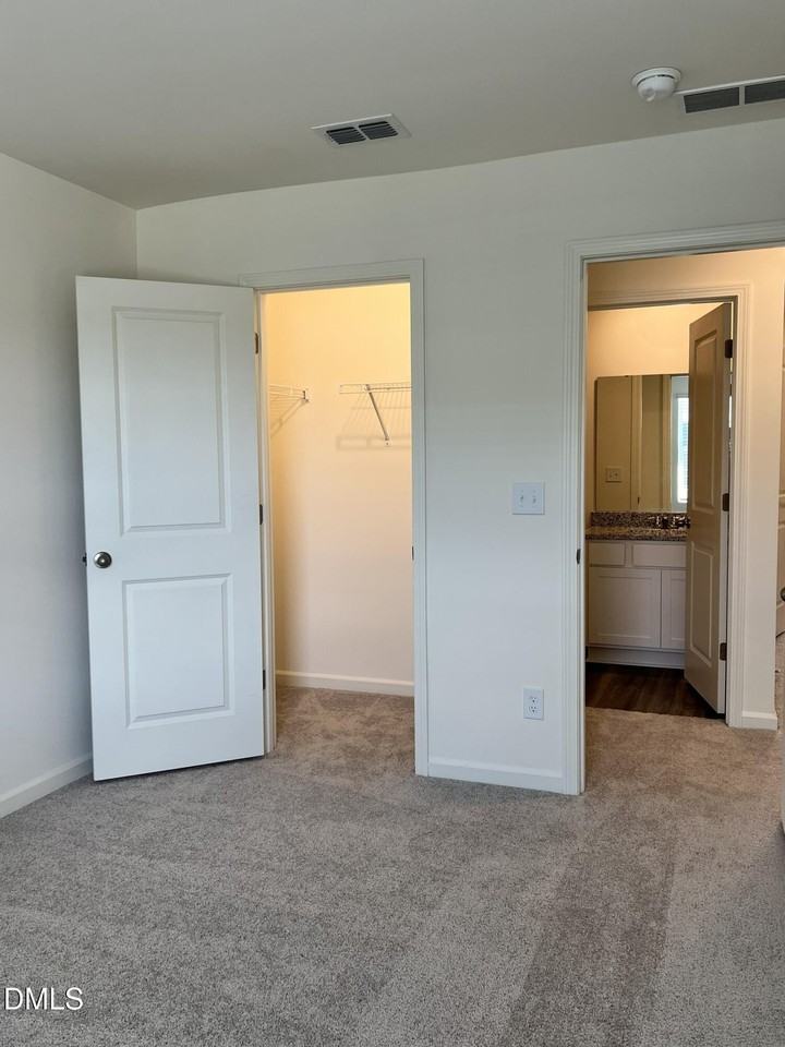 2065 Glen Crossing Dr - Photo 5 of 9