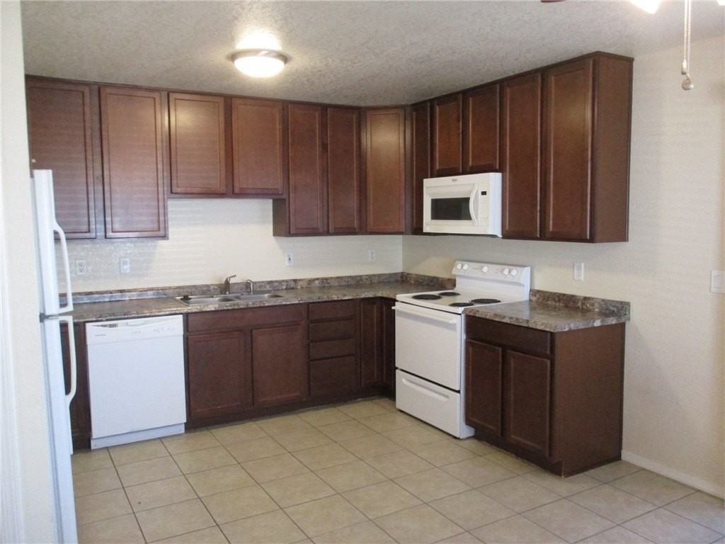 2801 Paloma Senda Apt D - Photo 6 of 18