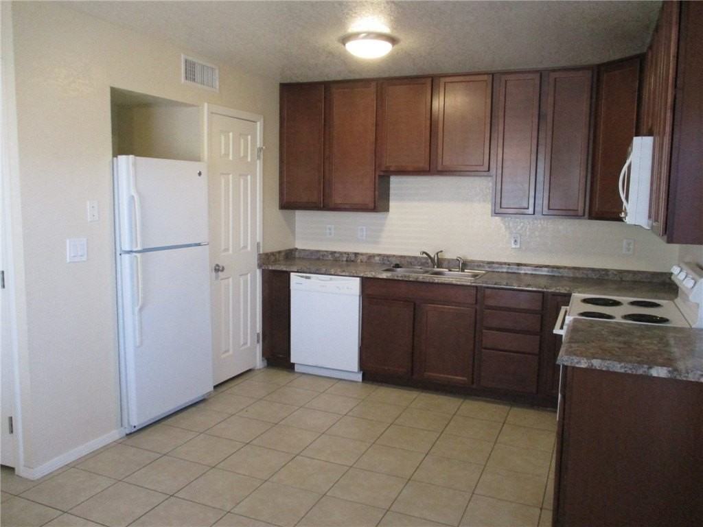 2801 Paloma Senda Apt D - Photo 7 of 18