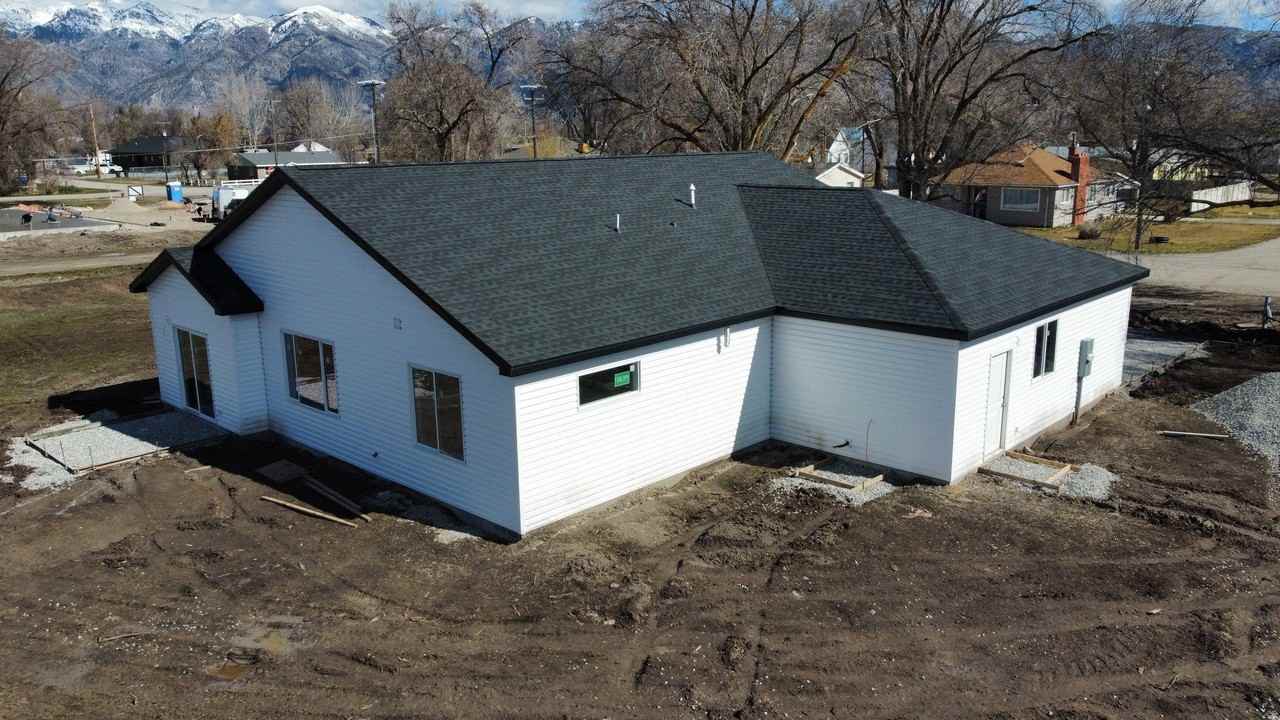 2305 N 3900 W - Photo 3 of 12