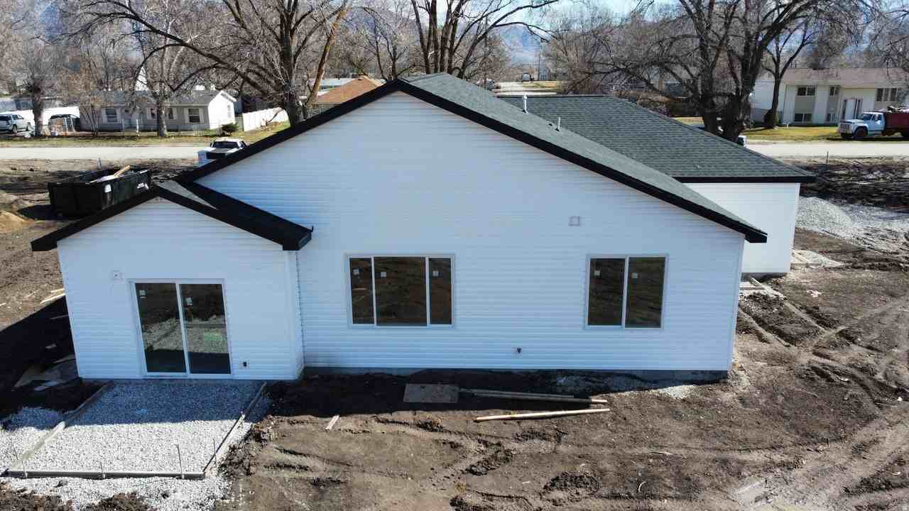 2305 N 3900 W - Photo 4 of 12