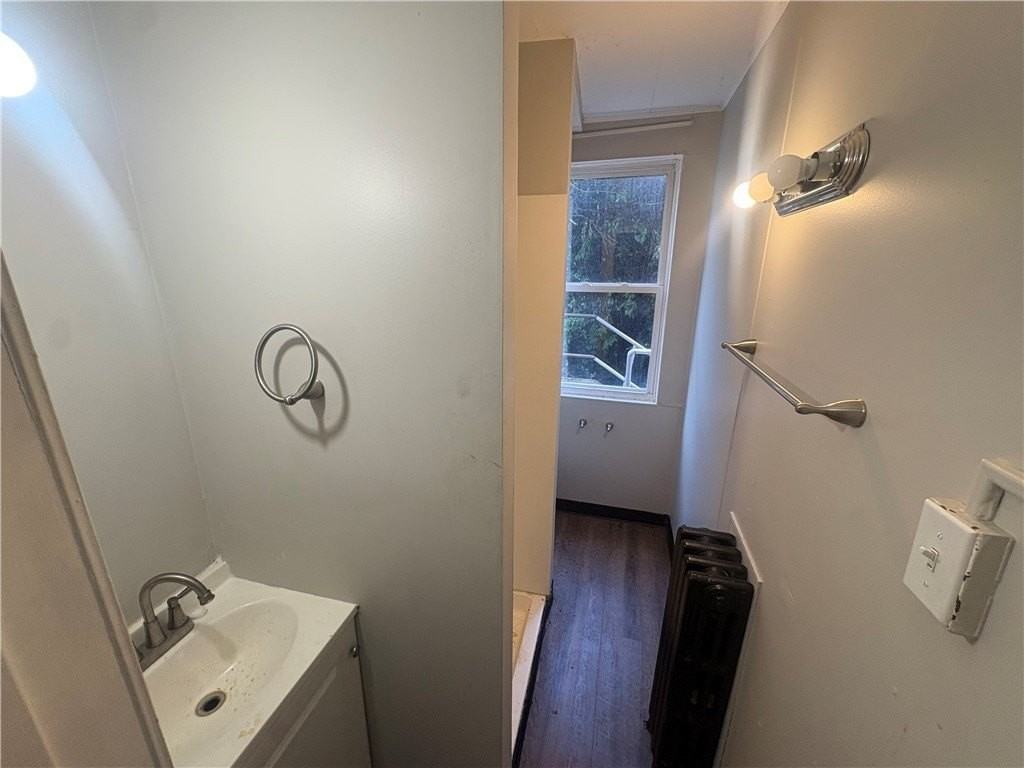 726 Large Ave #D - Photo 4 of 10