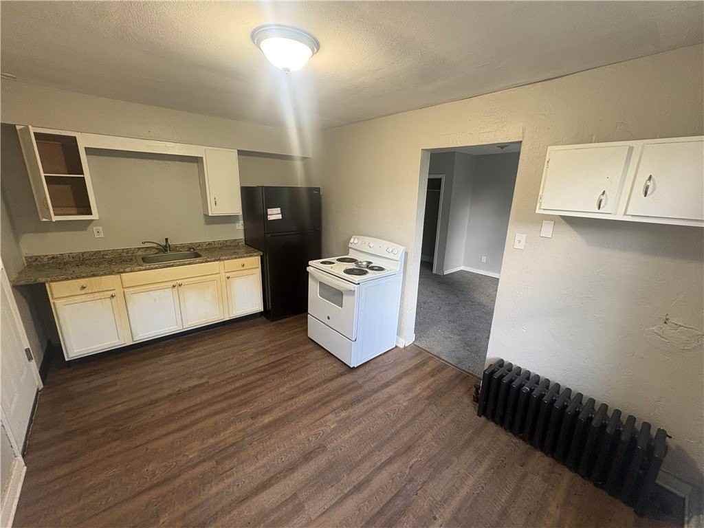 726 Large Ave #D - Photo 6 of 10