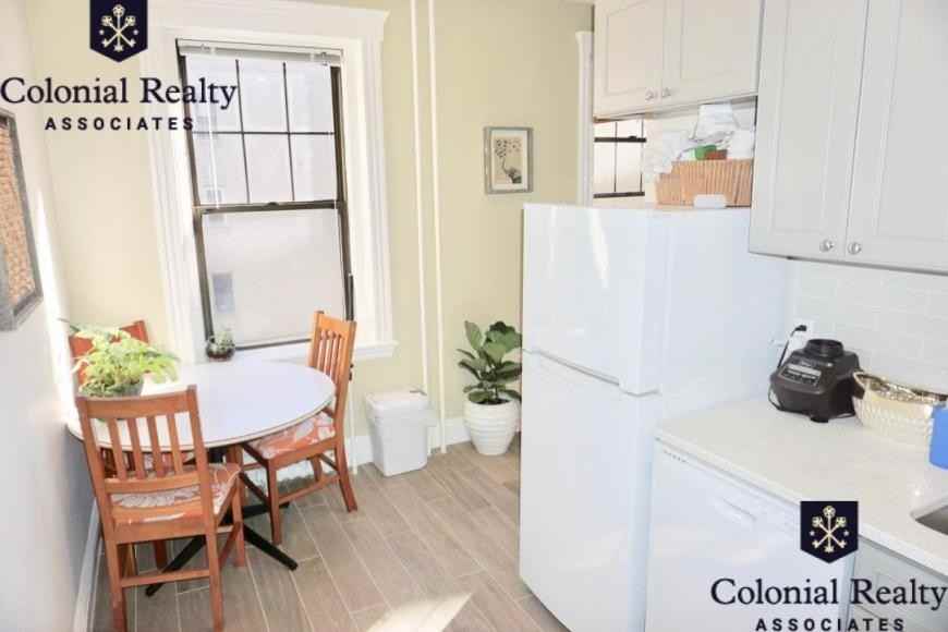 376 Chestnut Hill Ave - Photo 4 of 10