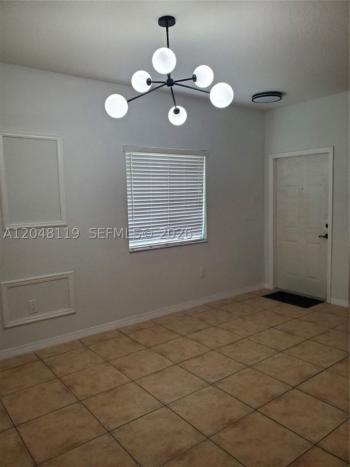 7834 Catalina Cir #7834 - Photo 3 of 22