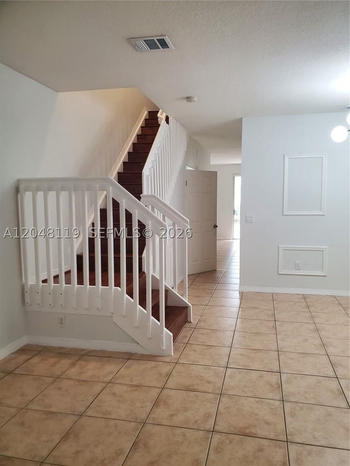 7834 Catalina Cir #7834 - Photo 4 of 22