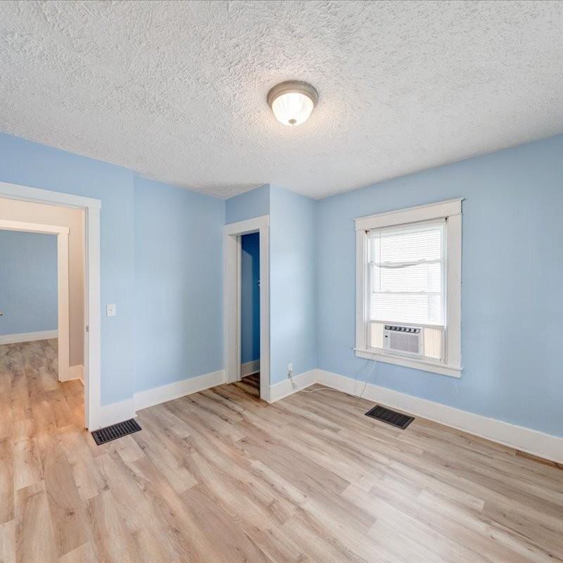1308 E Taylor St - Photo 6 of 30