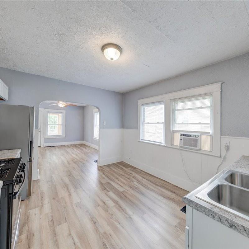 1308 E Taylor St - Photo 7 of 30