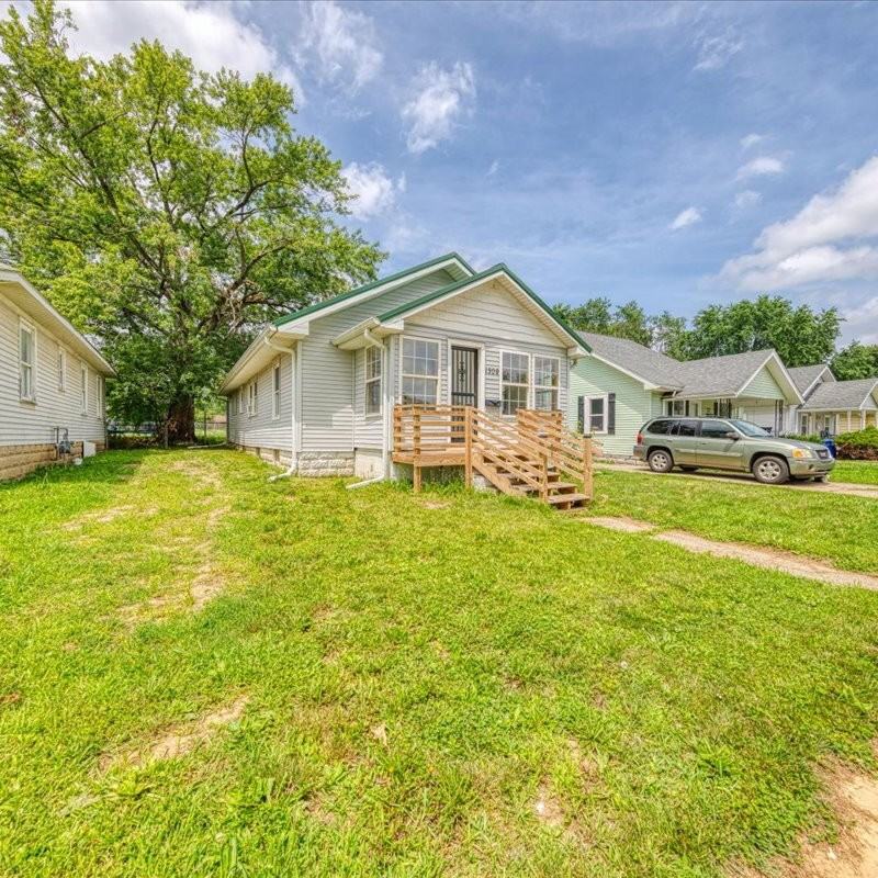 1308 E Taylor St - Photo 3 of 30