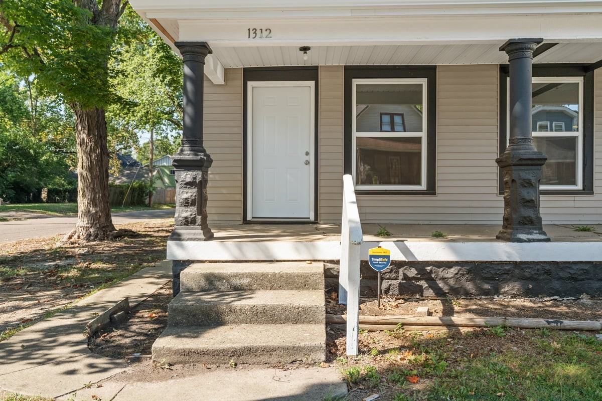 1312 N Dearborn St - Photo 3 of 23