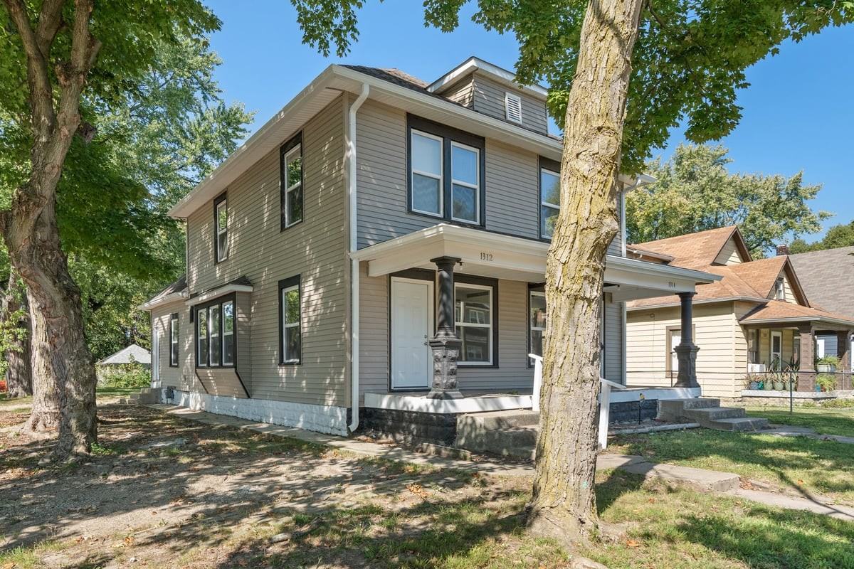 1312 N Dearborn St - Photo 4 of 23