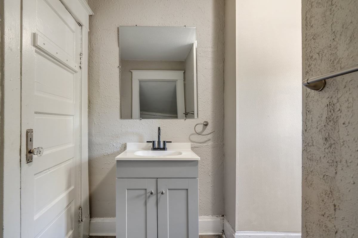 1314 N Dearborn St - Photo 3 of 25