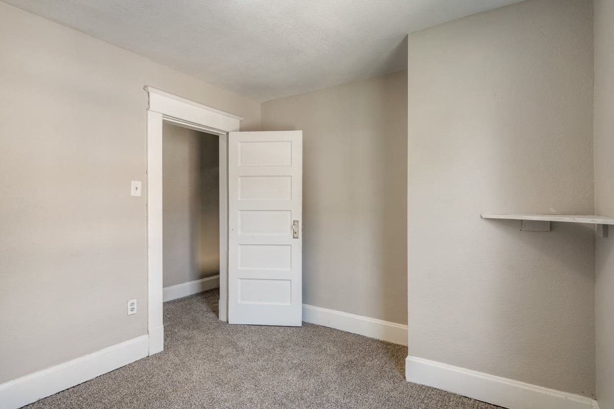 1314 N Dearborn St - Photo 4 of 25