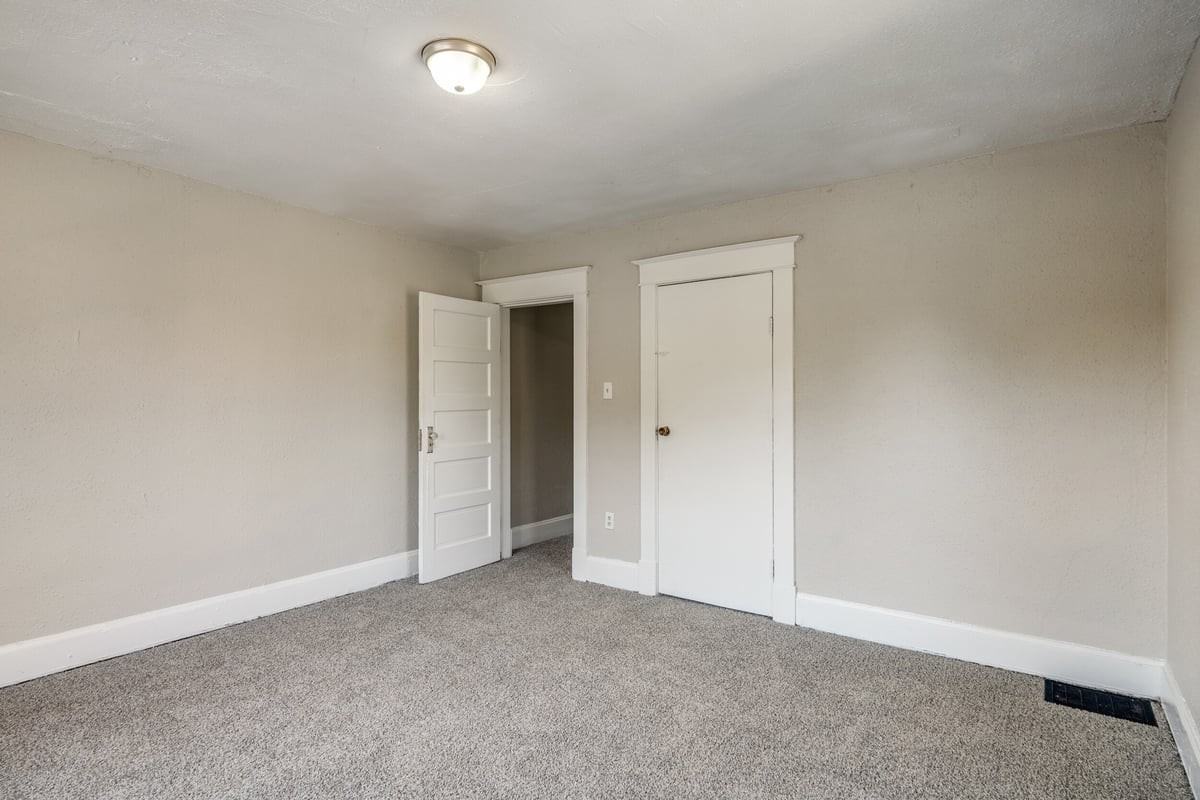 1314 N Dearborn St - Photo 6 of 25