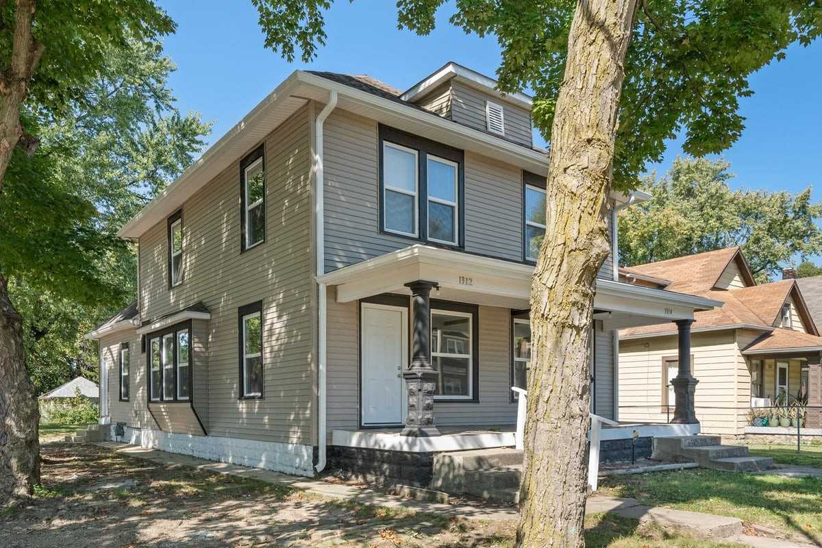 1314 N Dearborn St - Photo 4 of 24