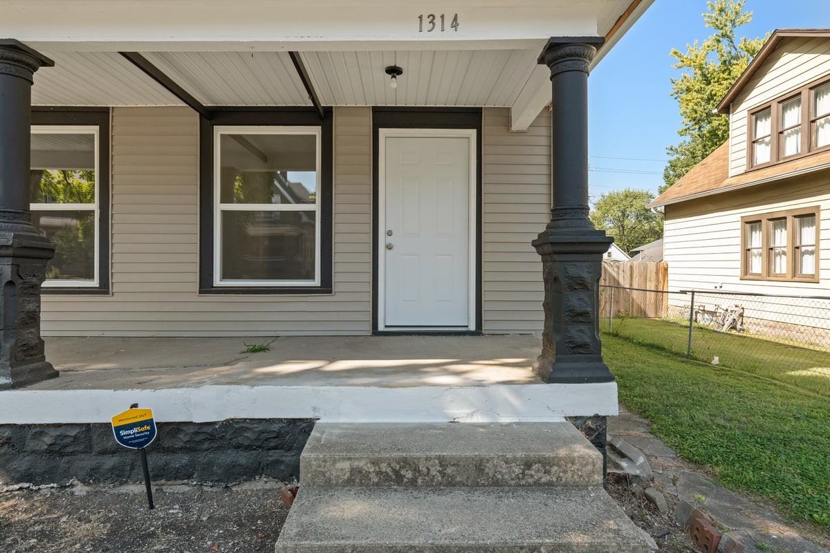 1314 N Dearborn St - Photo 3 of 24