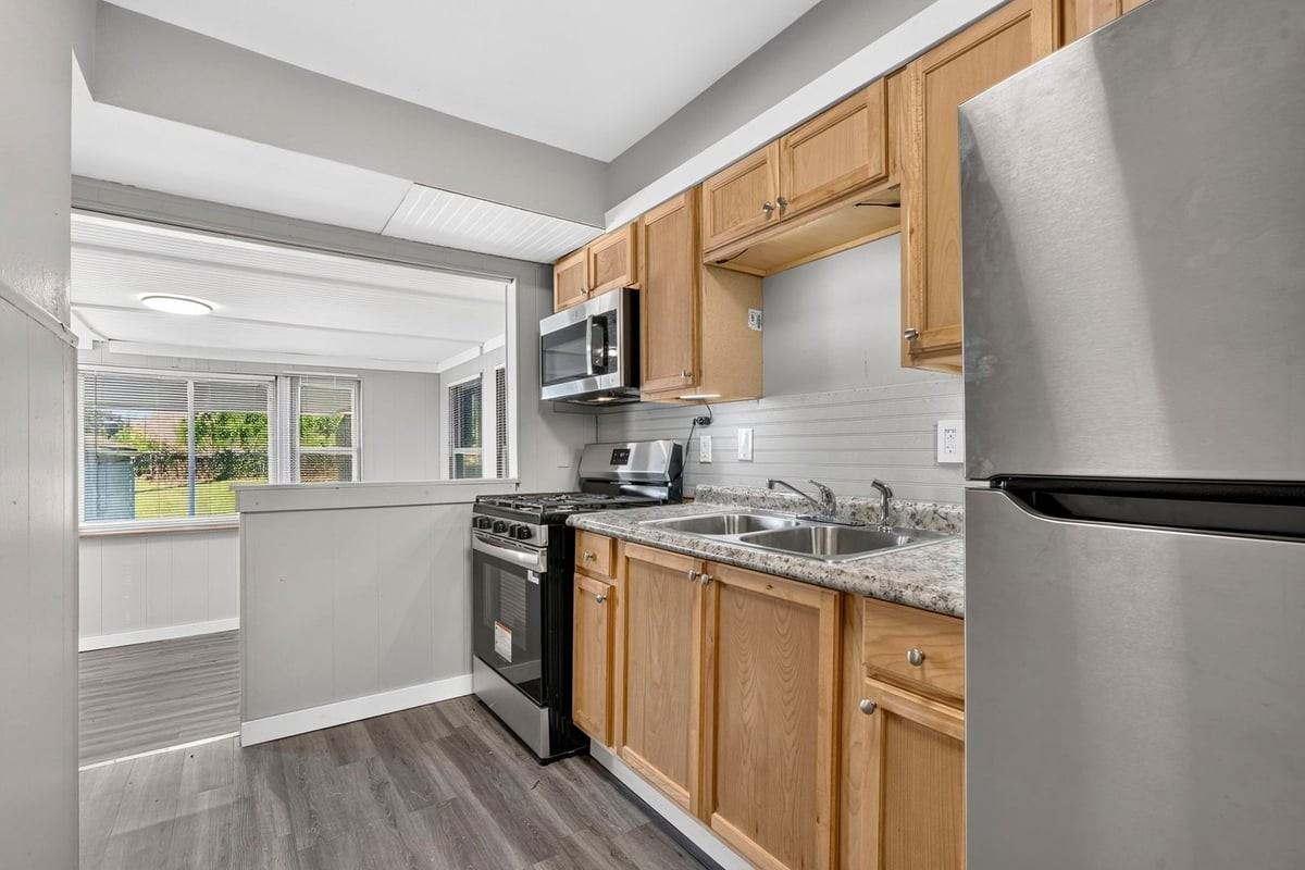 161 Cameron Rd - Photo 4 of 35