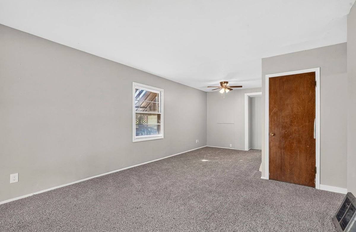 161 Cameron Rd - Photo 7 of 35