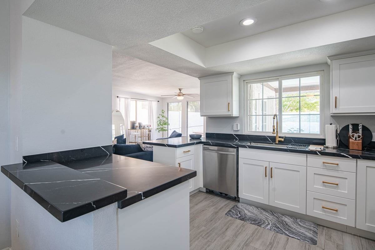 10615 N 63rd Dr - Photo 5 of 50