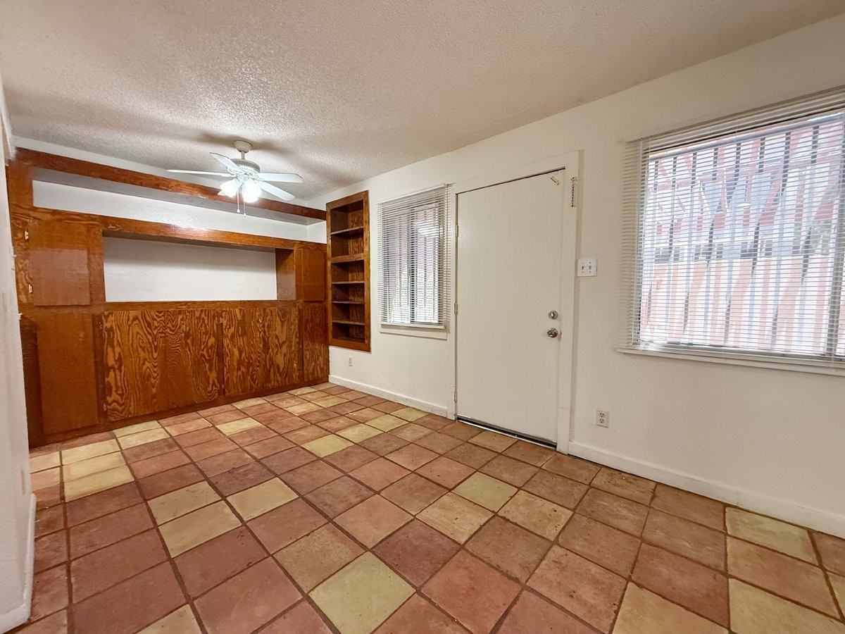 4031 W Mesquite Ln - Photo 4 of 23