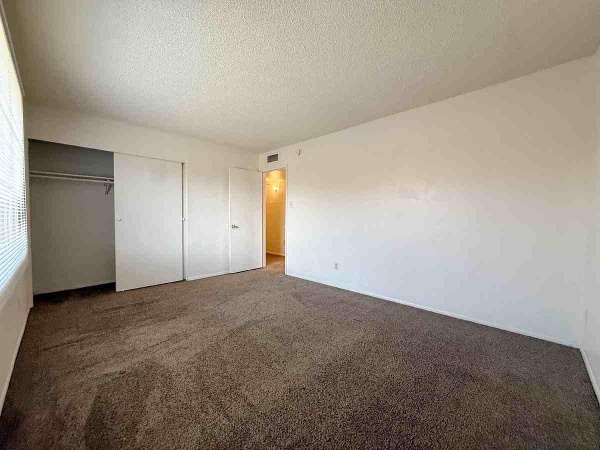 4031 W Mesquite Ln - Photo 6 of 23