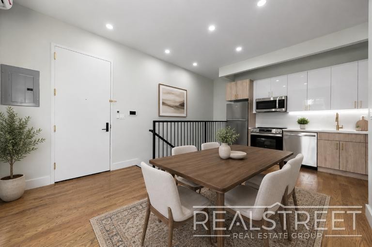 463 Dekalb Ave