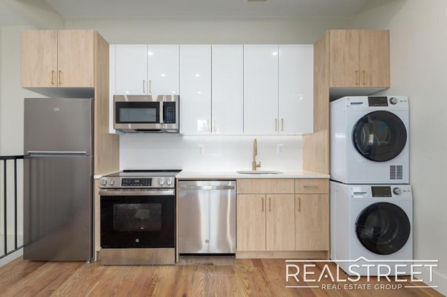 463 Dekalb Ave - Photo 2 of 6