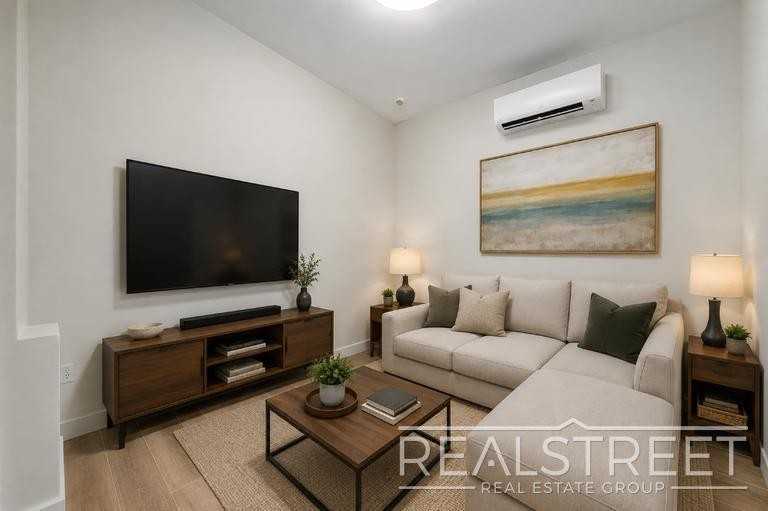 463 Dekalb Ave - Photo 4 of 6