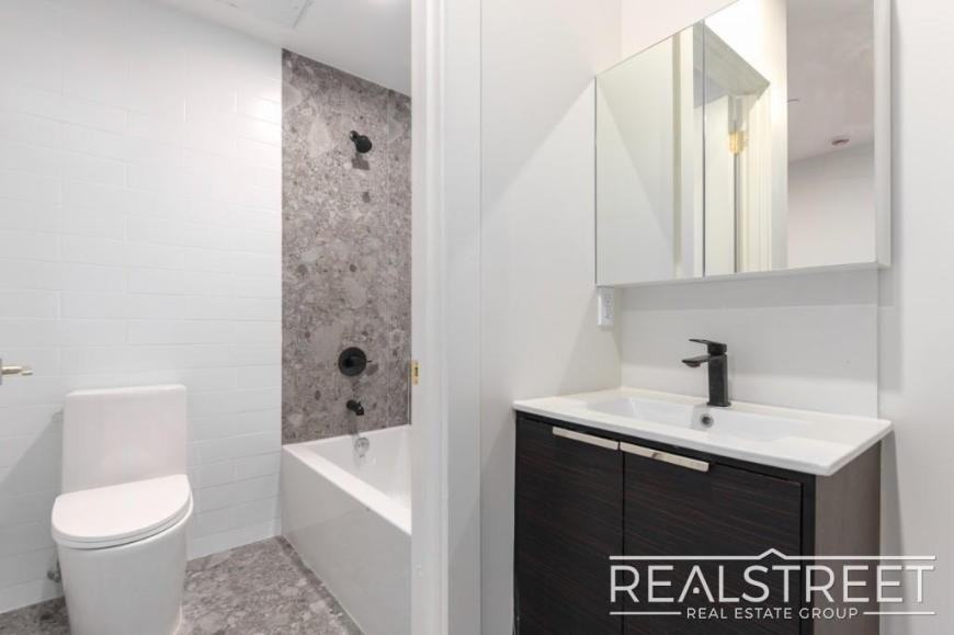 463 Dekalb Ave - Photo 5 of 6