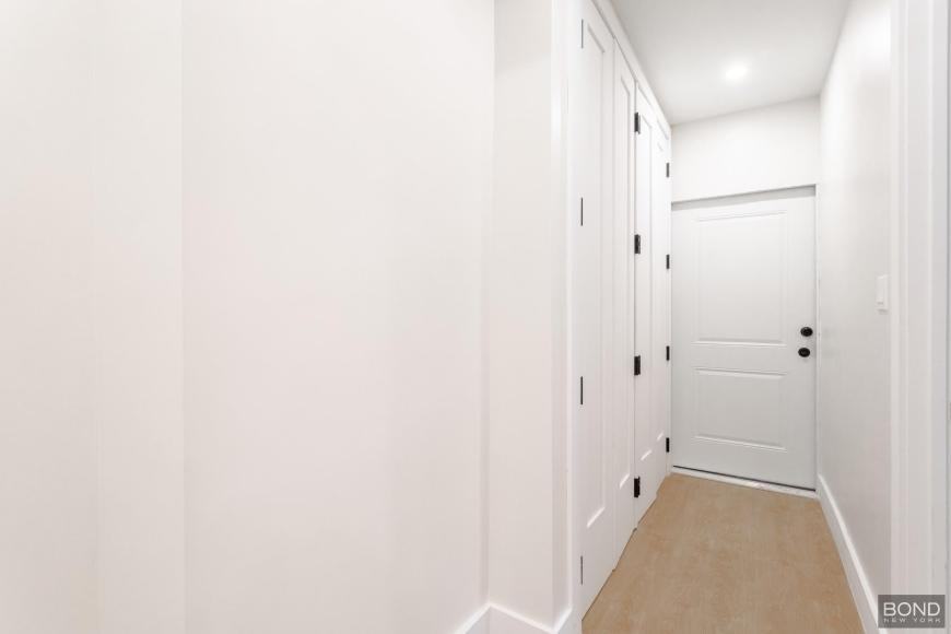 558 Empire Blvd - Photo 6 of 10