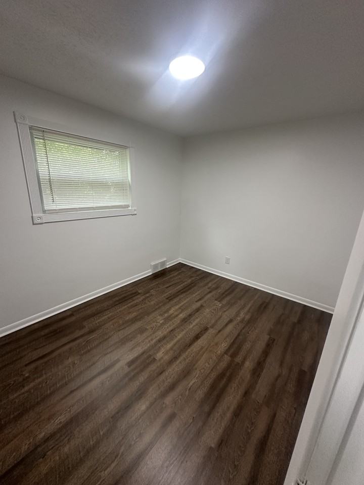 726 Rodney St - Photo 3 of 28