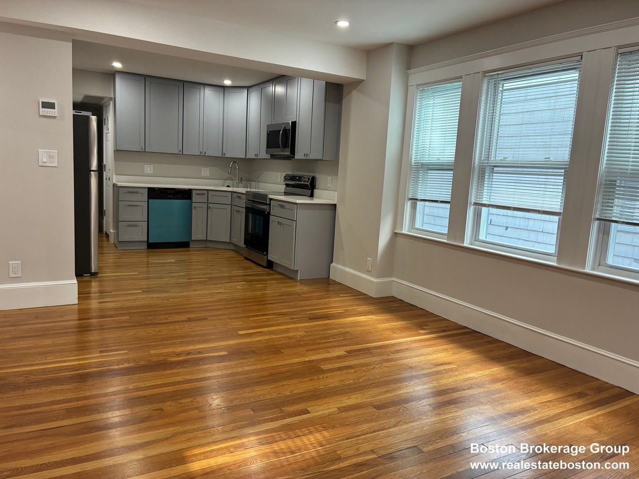 11 Romsey St #2 - Photo 3 of 11
