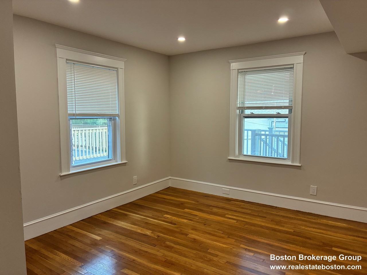 11 Romsey St #2 - Photo 5 of 11