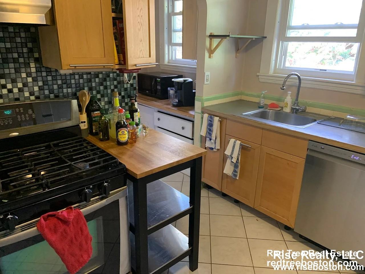 33 Greycliff Rd #1 - Photo 2 of 6