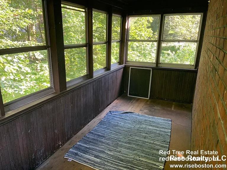 33 Greycliff Rd #1 - Photo 5 of 6