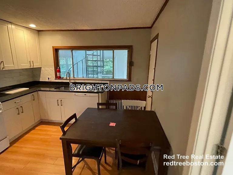 28 Gerald Rd #2 - Photo 3 of 8