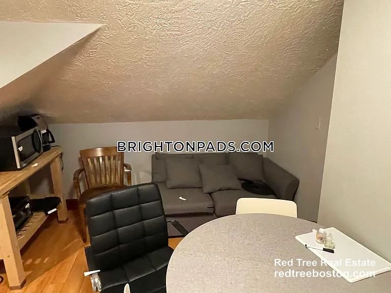 28 Gerald Rd #2 - Photo 5 of 8