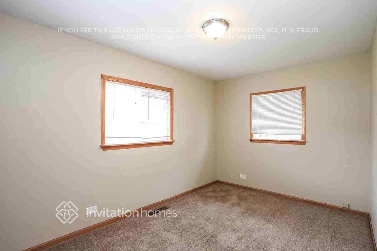 530 Norridge Ln - Photo 7 of 16