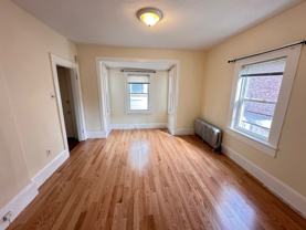 142 Pearl St #1R - Photo 1 of 1