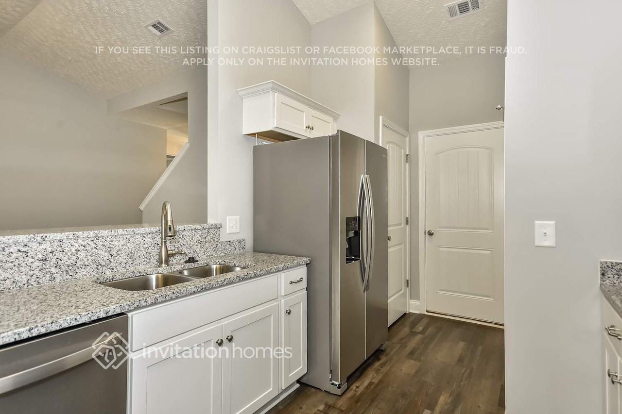 771 Cedar Ln - Photo 4 of 16