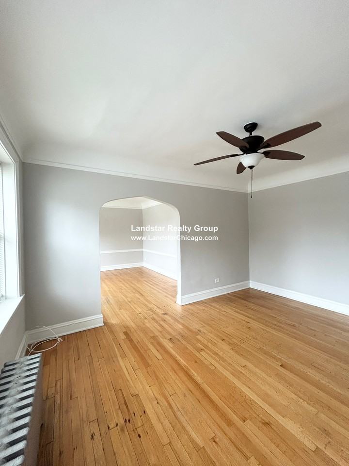 2905 N Kilbourn Ave #1 - Photo 4 of 18