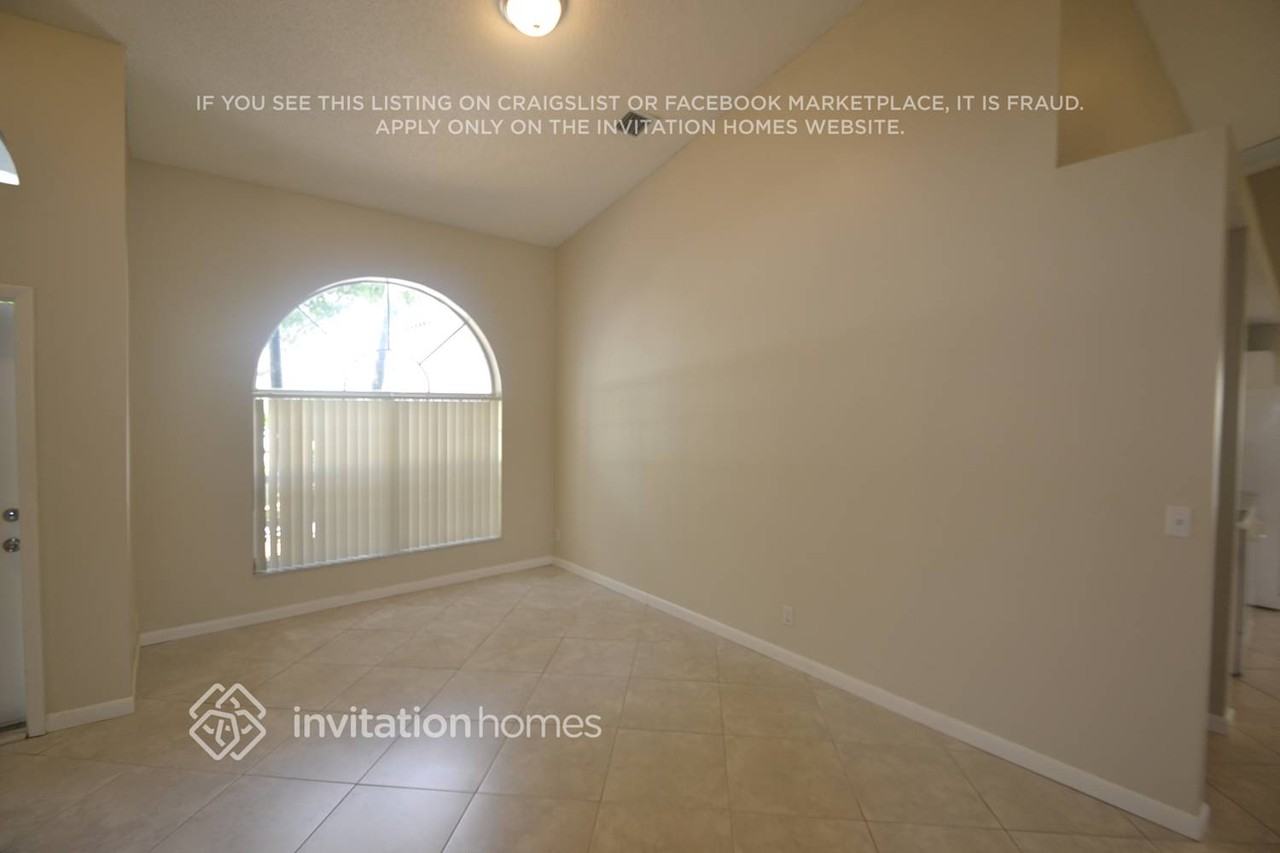 12476 Sw 1st St - Photo 3 of 14